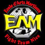 Logo EAM Nice_police rouge fond noir (003)